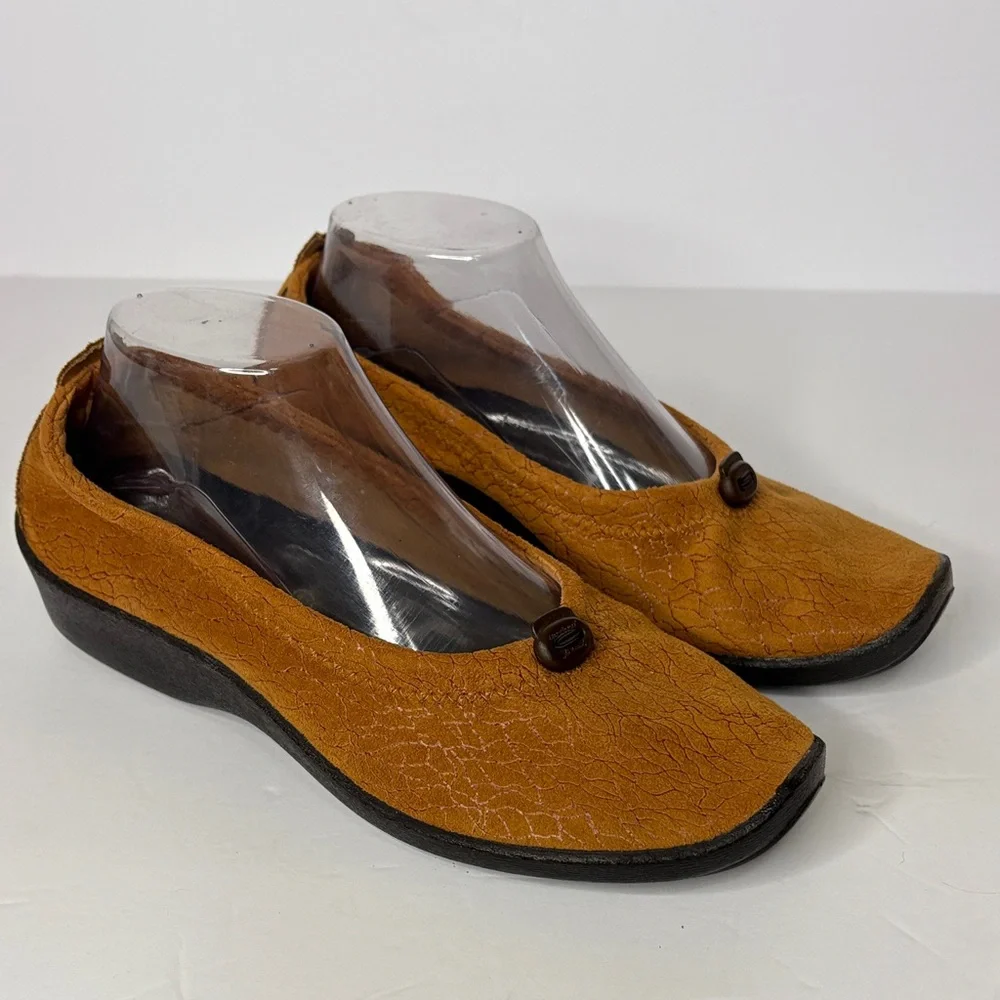 Arcopedico Rust Flats with Black Sole